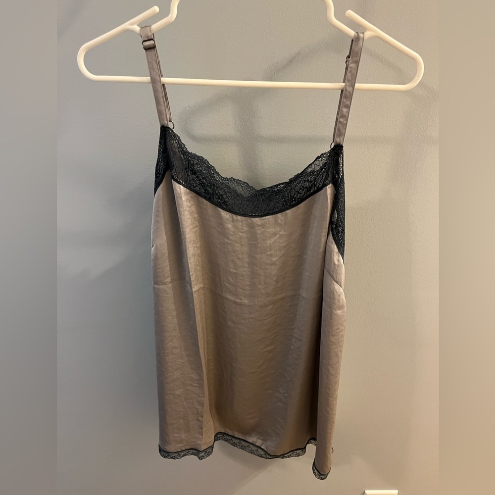 Cabi top